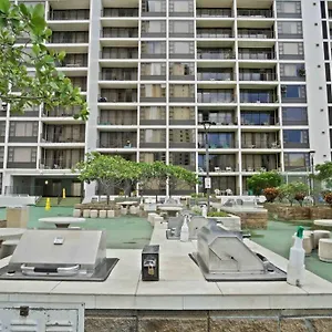 Pe'a Ocean View @waikiki Banyan +1 Free Park Apartment